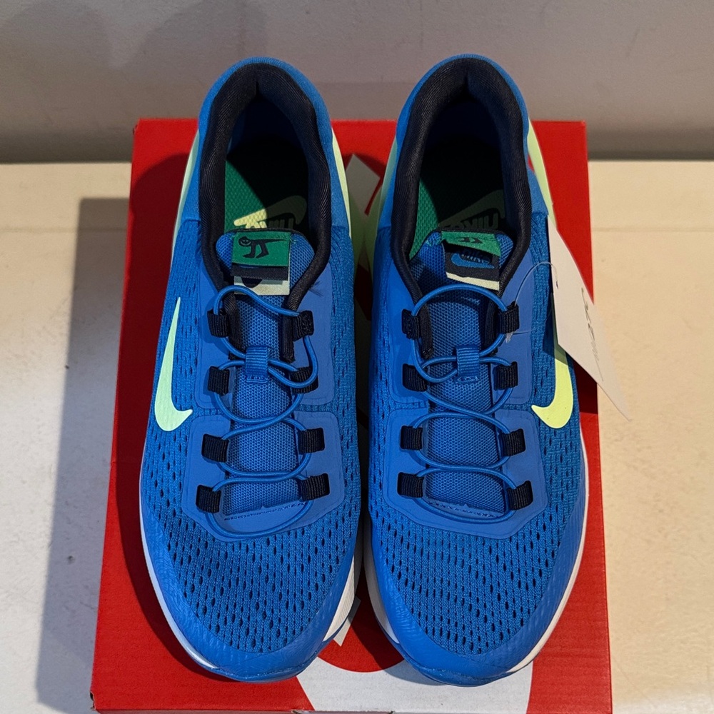 (NEW) Nike Air Max 270 Go Size-3Y